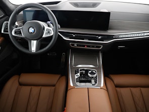 Vehicle image BMW X7 40d xDrive SAG