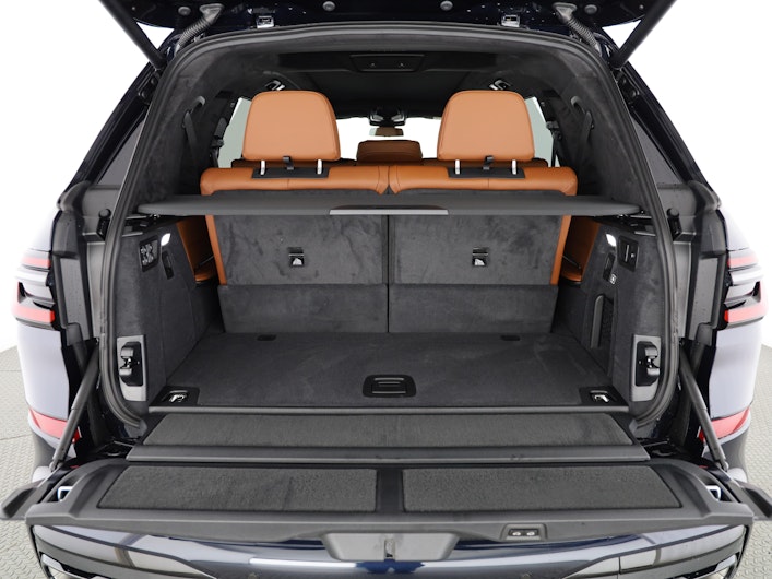 Vehicle image BMW X7