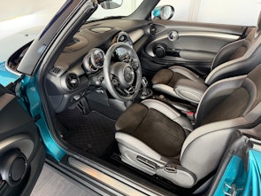 Vehicle image MINI Cabrio F57 1.5i Cooper