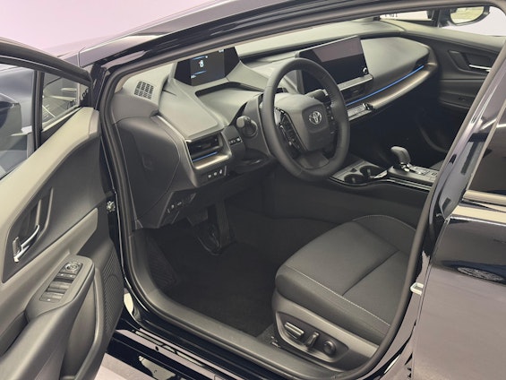 Vehicle image 6 Vehicle image 6