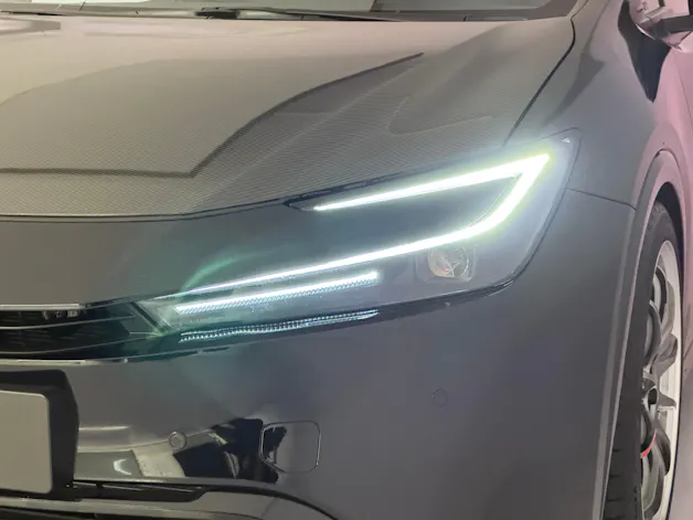 Toyota Prius 2.0 Plug-In-Hybrid Style