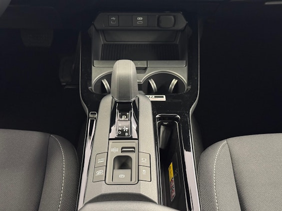 Vehicle image 13 Vehicle image 13