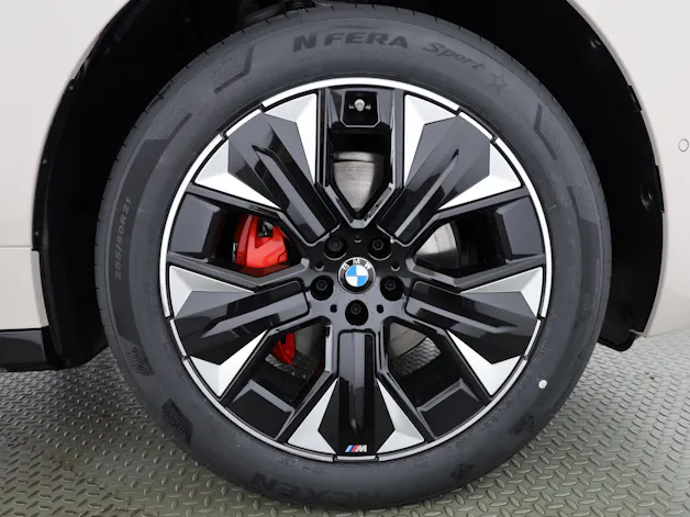 BMW iX xDrive60