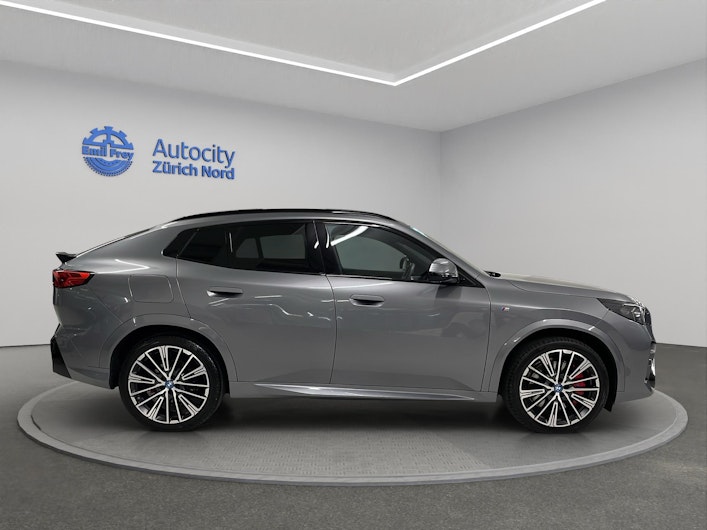 Vehicle image BMW iX2