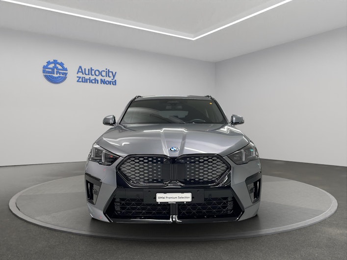 Vehicle image BMW iX2