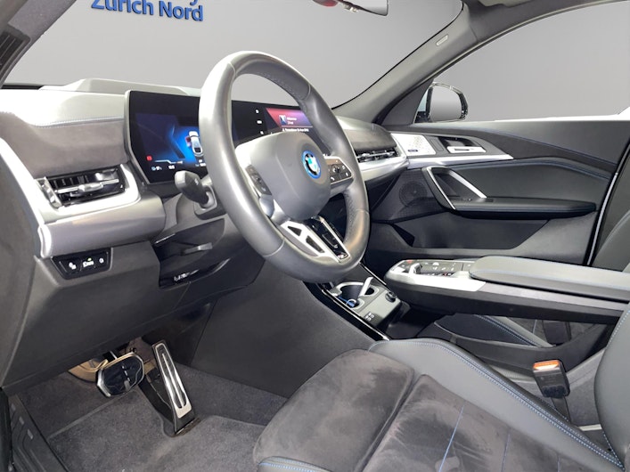 Vehicle image BMW iX2