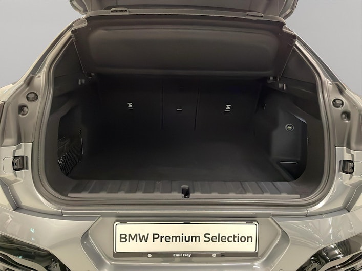 Vehicle image BMW iX2