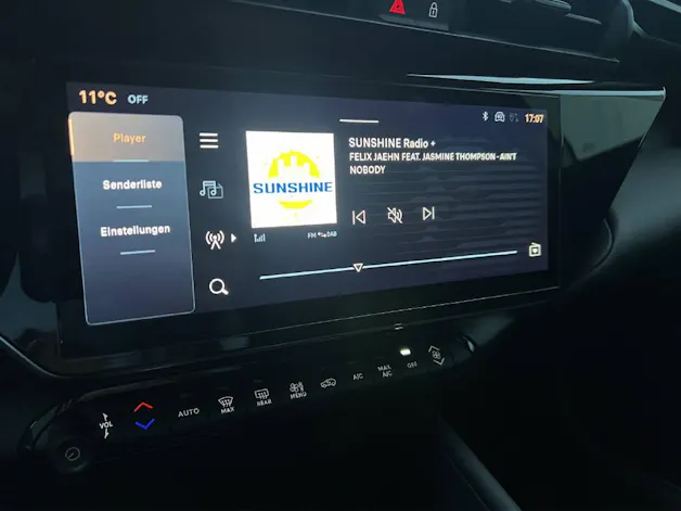 Alfa Romeo Junior 1.2 Ibrida AWD Sky