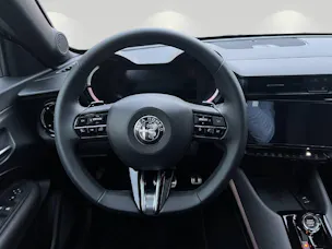 Alfa Romeo Junior 1.2 Ibrida AWD Sky
