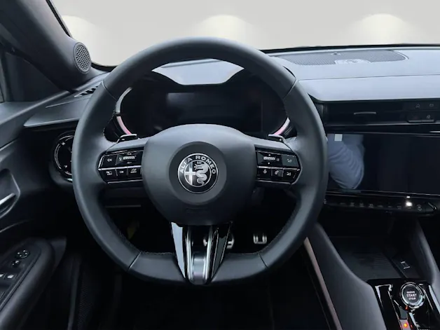 Alfa Romeo Junior 1.2 Ibrida AWD Sky