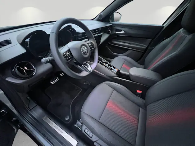 Alfa Romeo Junior 1.2 Ibrida AWD Sky