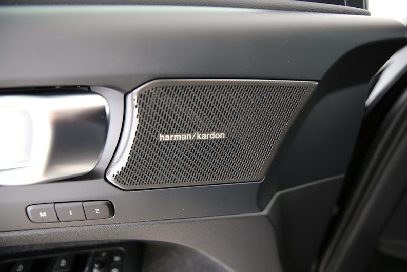 Vehicle image VOLVO C40