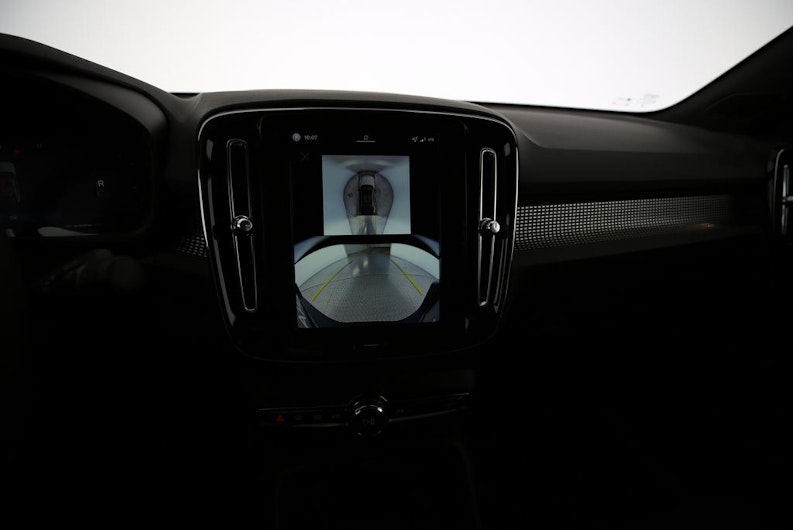 Vehicle image VOLVO C40