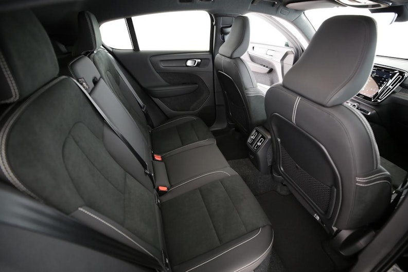 Vehicle image VOLVO C40