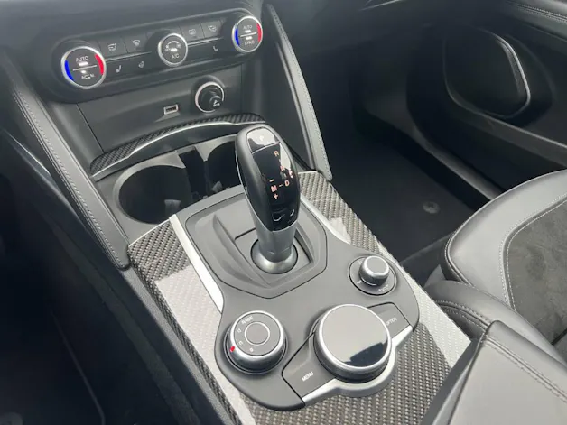 Alfa Romeo Stelvio 2.9 V6 Biturbo Q4 Quadrifoglio