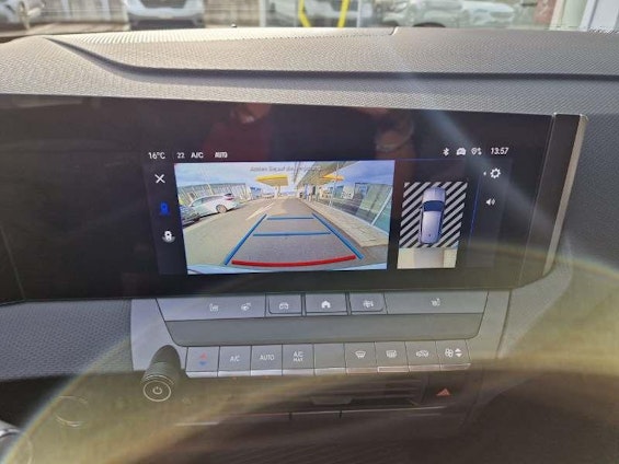 Vehicle image 9 Vehicle image 9