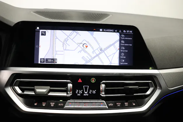 BMW 330i xDrive Touring