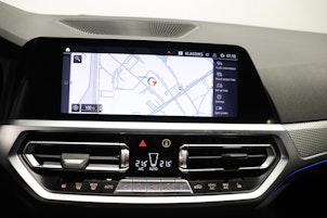 Vehicle image BMW 330i xDrive Touring