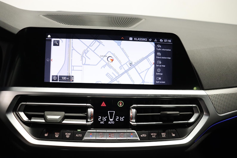 Vehicle image BMW 3 SERIES