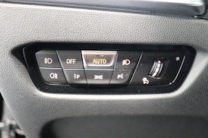 Vehicle image BMW 330i xDrive Touring