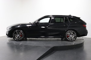 Vehicle image BMW 330i xDrive Touring