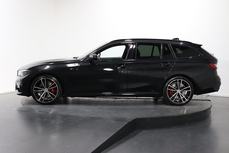 Vehicle image BMW 3 SERIES