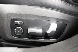 Vehicle image BMW 330i xDrive Touring