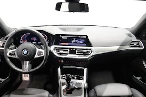 Vehicle image BMW 330i xDrive Touring