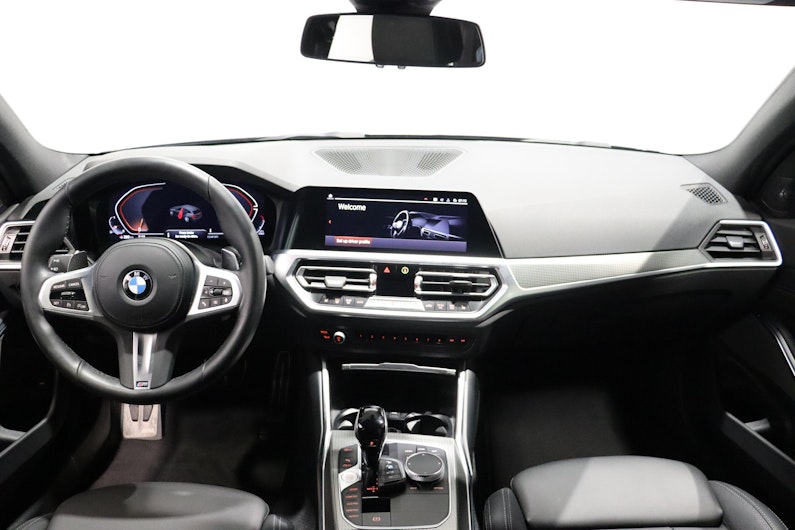 Vehicle image BMW 3 SERIES