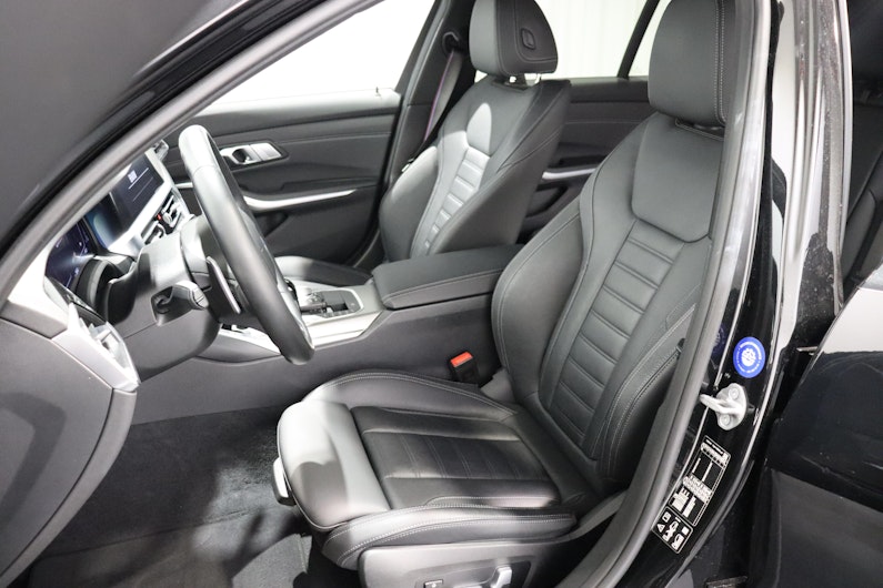 Vehicle image BMW 3 SERIES