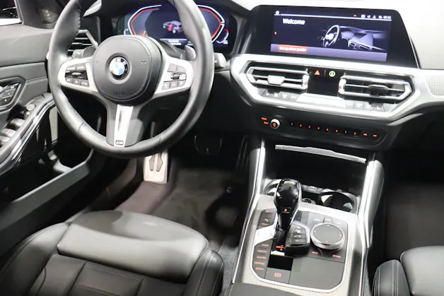 BMW 330i xDrive Touring