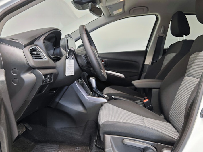 Vehicle image SUZUKI S-CROSS