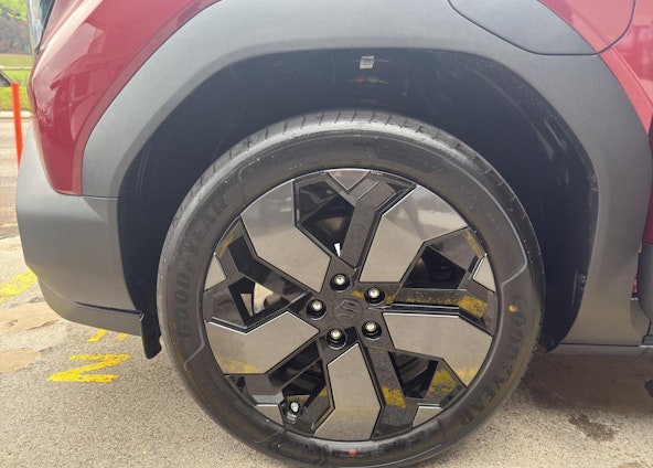 Vehicle image 16 Vehicle image 16