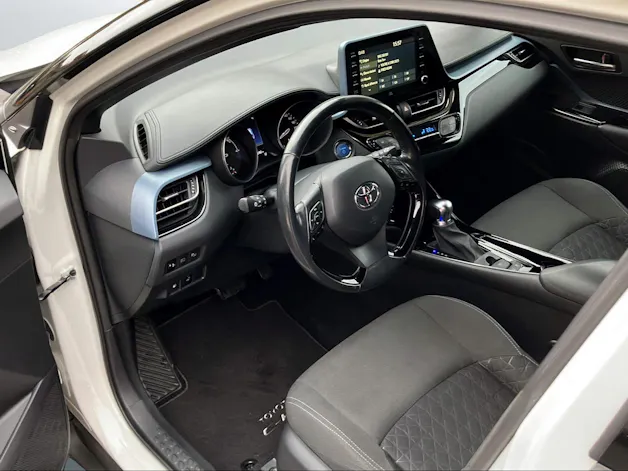 Toyota C-HR 2.0 VVTi HSD Trend