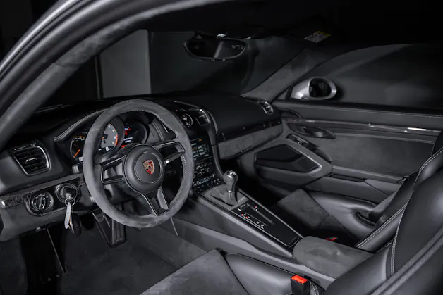 Porsche Cayman 3.8  GT4
