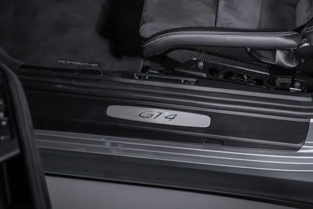 Porsche Cayman 3.8 GT4