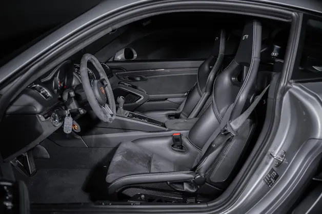 Porsche Cayman 3.8  GT4