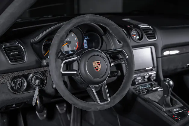 Porsche Cayman 3.8  GT4