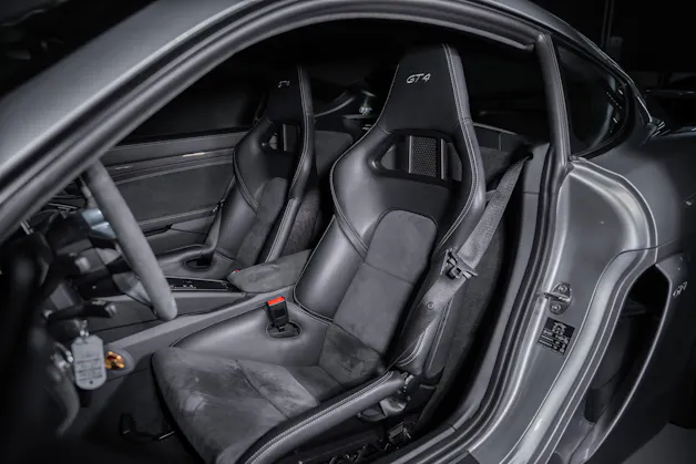 Porsche Cayman 3.8  GT4