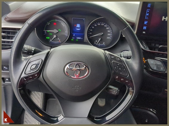 Vehicle image 9 Vehicle image 9