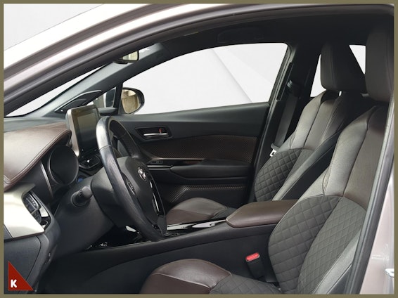 Vehicle image 8 Vehicle image 8