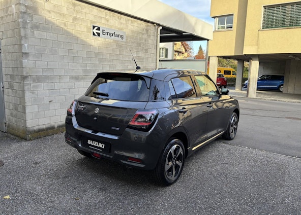 Vehicle image 3 Vehicle image 3