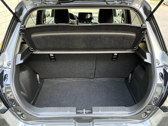 Vehicle image 9 Vehicle image 9