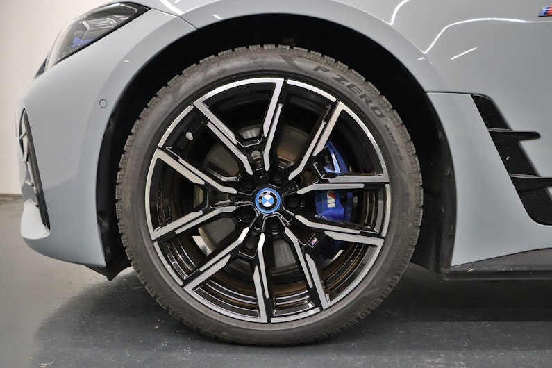 Vehicle image BMW i4