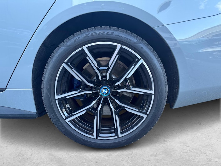 Vehicle image BMW i4