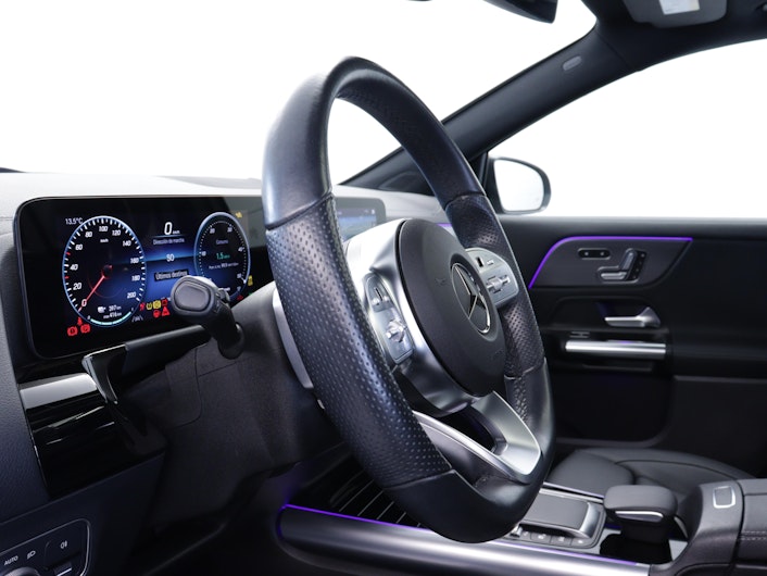 Vehicle image MERCEDES-BENZ EQA 350