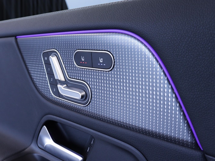 Vehicle image MERCEDES-BENZ EQA 350