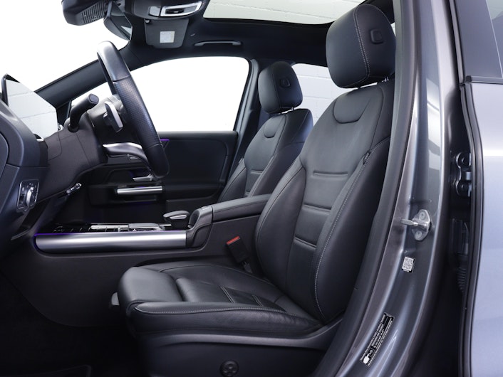 Vehicle image MERCEDES-BENZ EQA 350