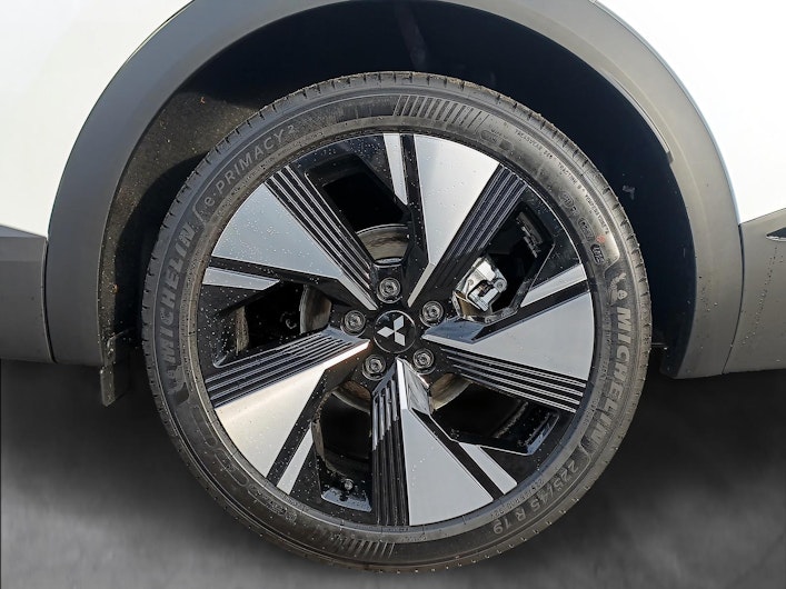 Vehicle image MITSUBISHI GRANDIS