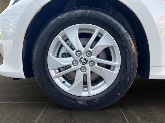 Vehicle image 19 Vehicle image 19